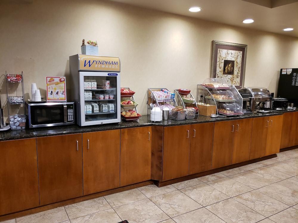 Wingate By Wyndham Tuscaloosa Hotel Екстериор снимка